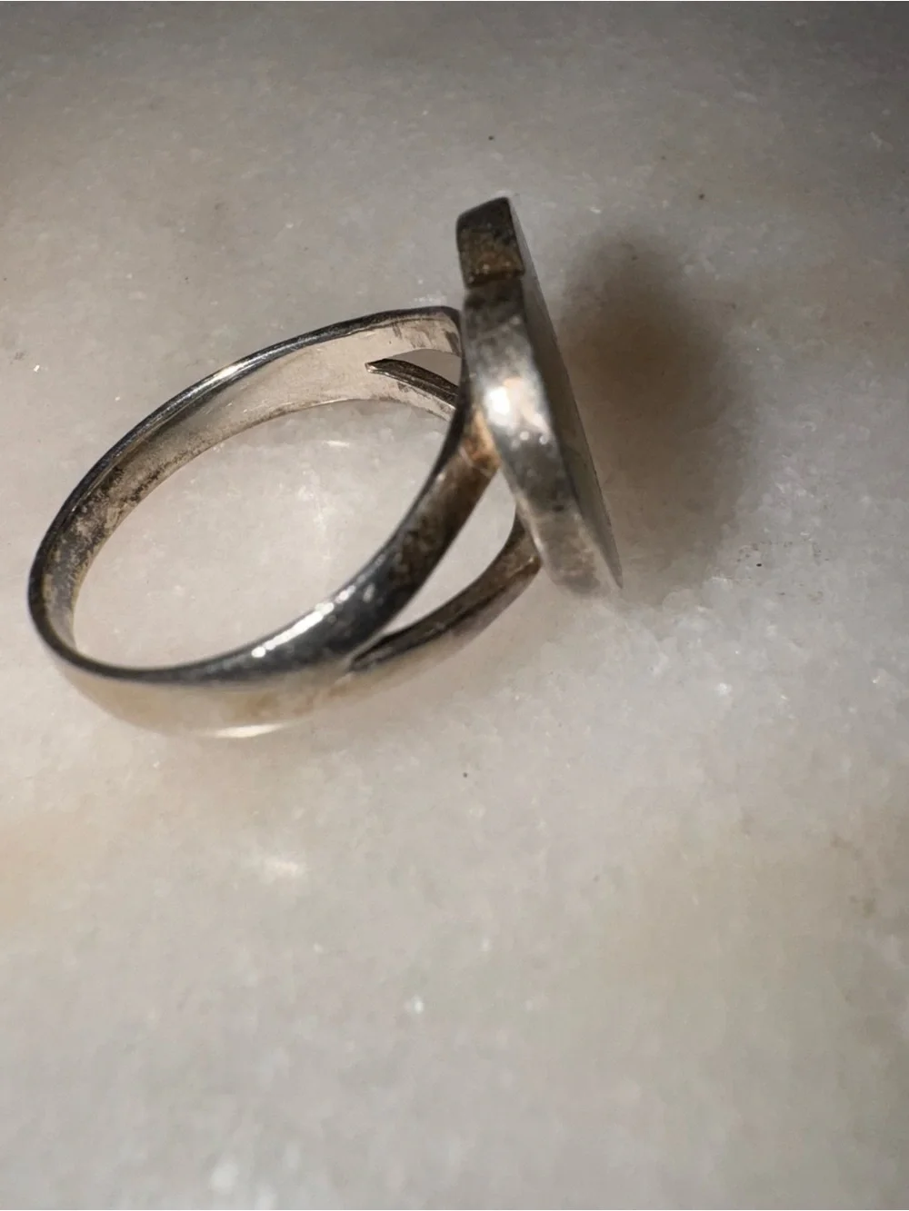 Sterling silver mother of pearl heart ring
